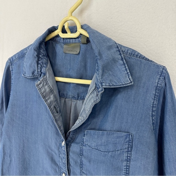 Athleta Shirt Bootjack Chambray ButtonUp Denim Split Back Top Woman’s XS Blue - Picture 3 of 12